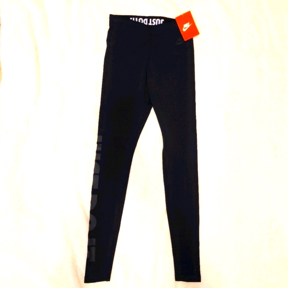 🆕️ Nike Womens Leggings